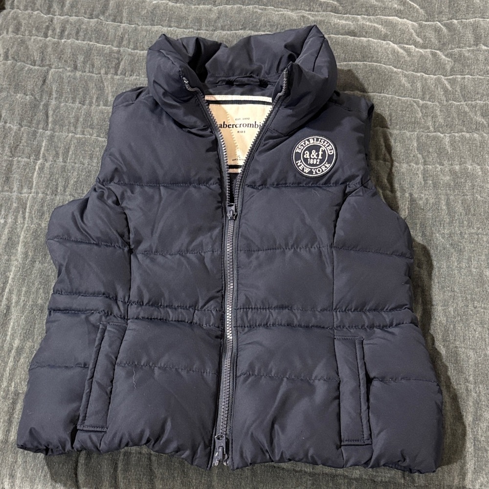 Abercrombie & Fitch Kids Navy Blue down puffer vest XL
